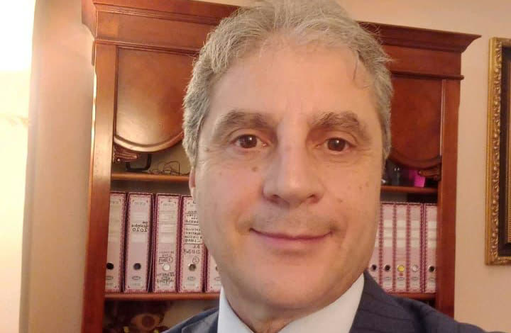 Claudio Gennarelli nella sede del suo studio